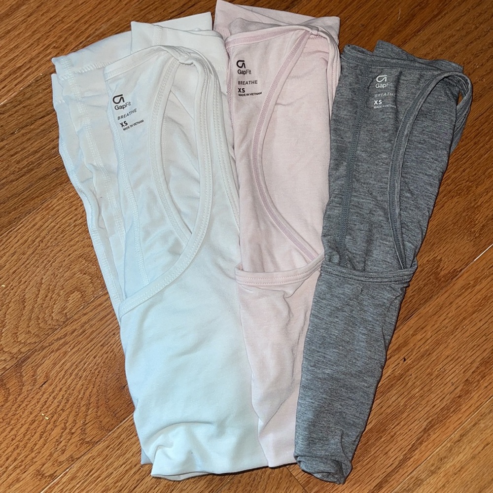 Gap workout tank tops